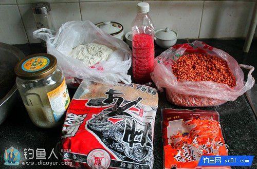 海竿冬钓鲫鱼的爆炸饵与窝米的制作
