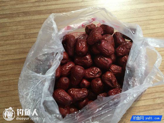 自制简易的钓鱼小药大枣香精
