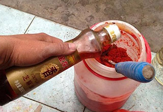 <b>春季钓鲫鱼有绝招，分享窝料配方</b>