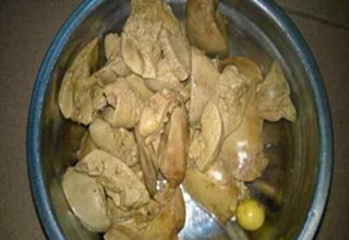 <b>春季钓鲫鱼两种自制鸡肝饵料技巧</b>