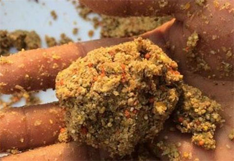 三款自制钓鲤鱼饵料配方，适合海竿配爆炸钩库钓